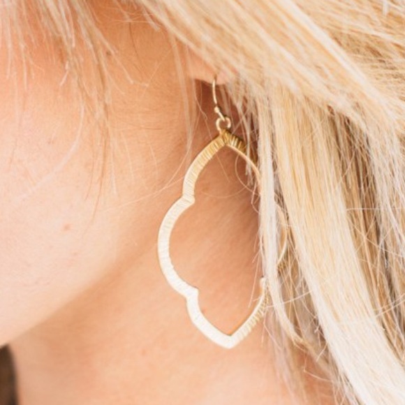 NEW Textured Medallion Earrings - Picture 2 of 4